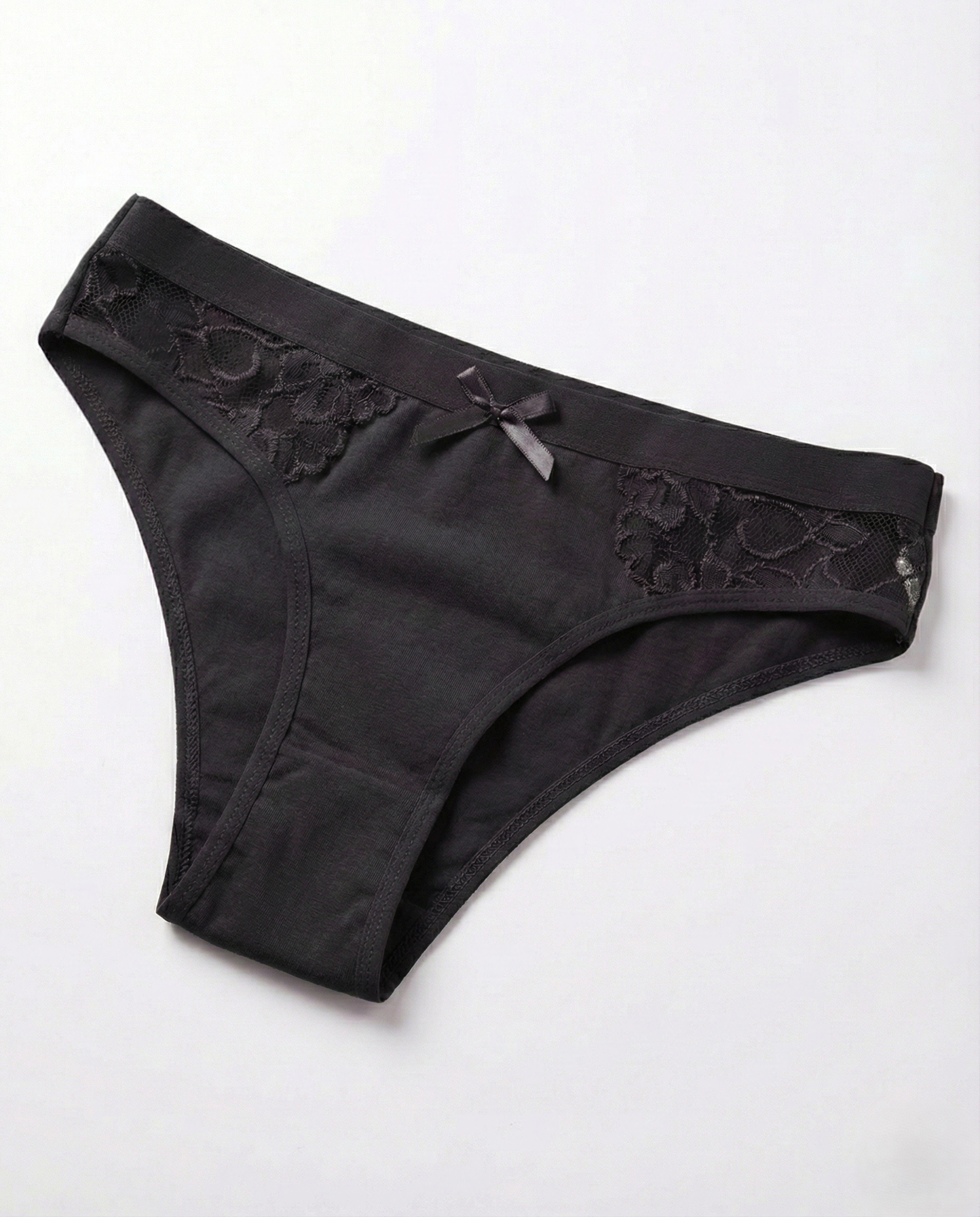 Low-rise cotton sexy panties with lace trim and bow detail for natural comfort and confident curves