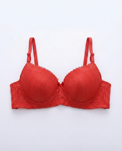 Curvy Lace Underwire Bra in breathable stretch fabric with adjustable straps and U-back support