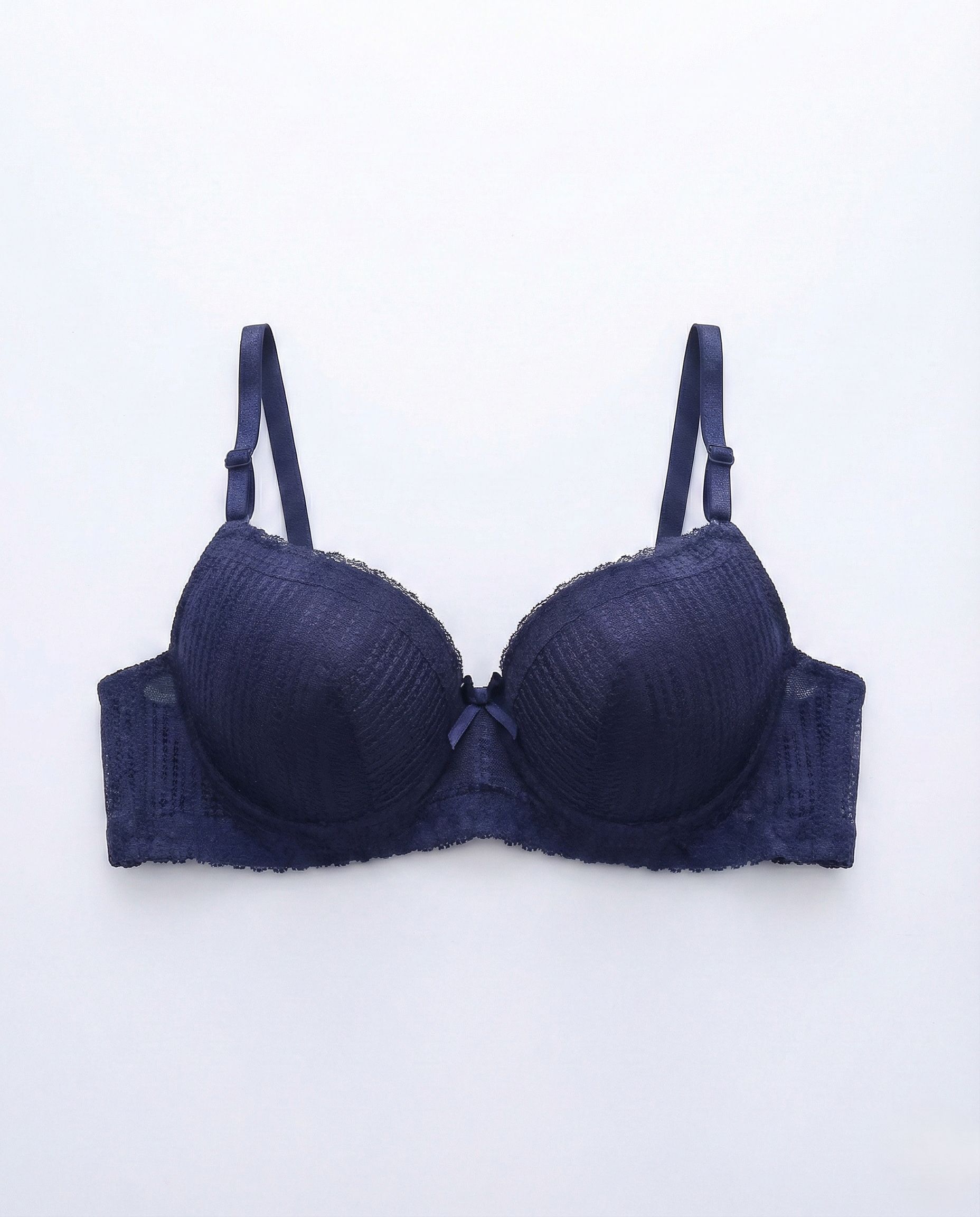 Curvy Lace Underwire Bra in breathable stretch fabric with three-quarter cups and adjustable straps for natural lift and smooth silhouette