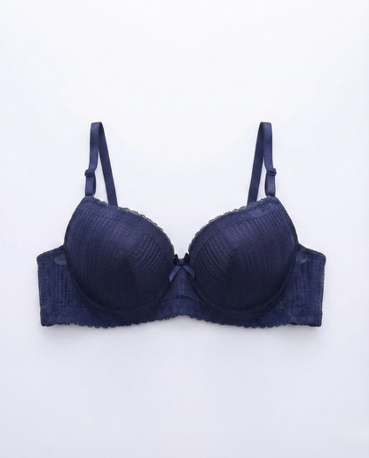 Curvy Lace Underwire Bra in breathable stretch fabric with three-quarter cups and adjustable straps for natural lift and smooth silhouette