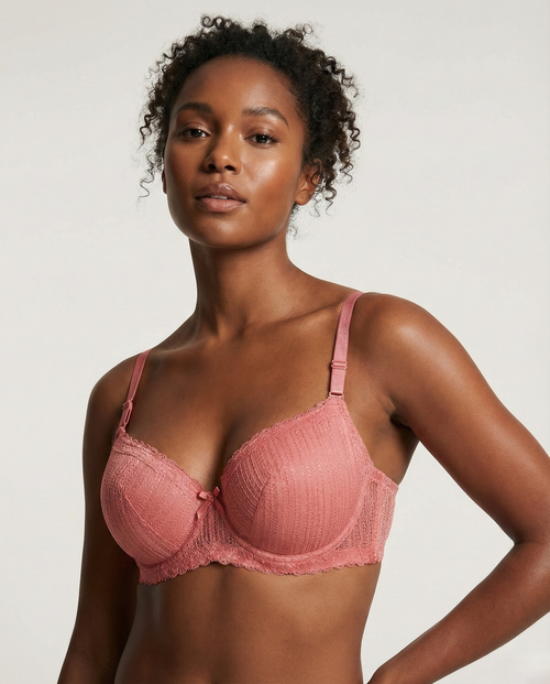 Curvy Lace Underwire Bra in breathable stretch fabric with adjustable straps and three-hook closure