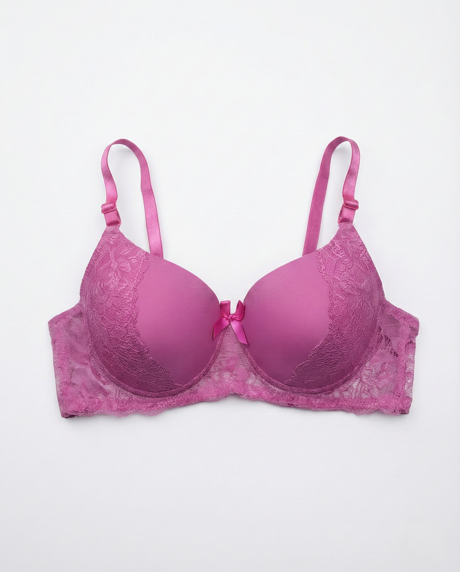 D–E Cup Lace Underwire Bra in cotton-rich fabric with adjustable straps and lace detail for full-figure support and sculpted curves