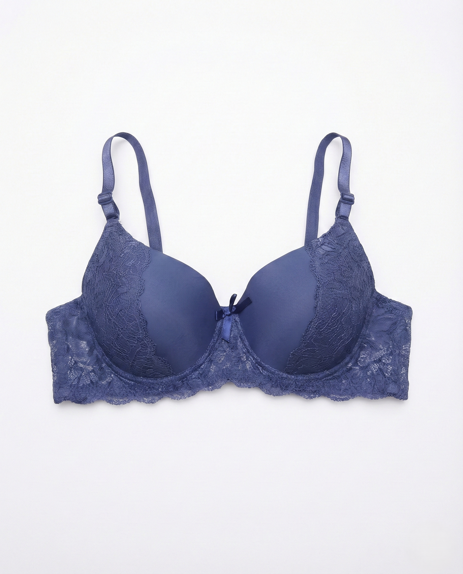D–E Cup Lace Underwire Bra with adjustable straps and cotton-rich fabric enhancing sculpted curves and support