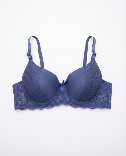 D–E Cup Lace Underwire Bra with adjustable straps and cotton-rich fabric enhancing sculpted curves and support