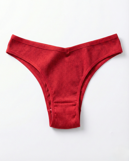 Lightweight breathable Everyday Cotton Thong in soft cotton fabric with seamless low-rise fit for daily comfort