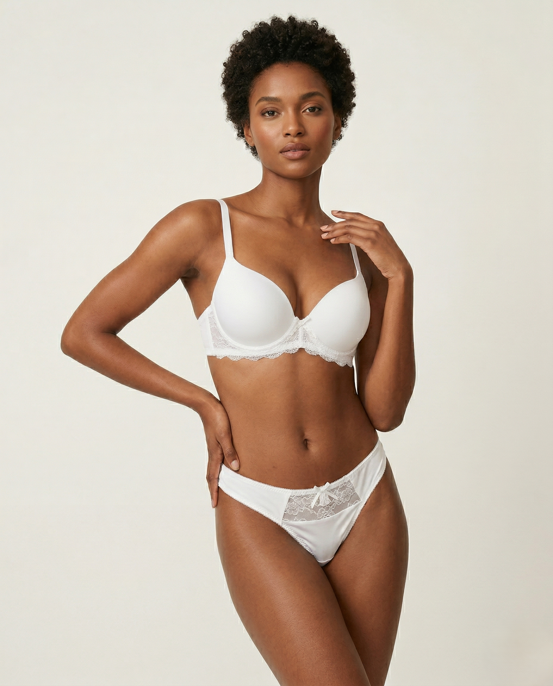 Silky seamless lingerie set with underwire bra and lace-trimmed low-rise panties for smooth, comfortable fit