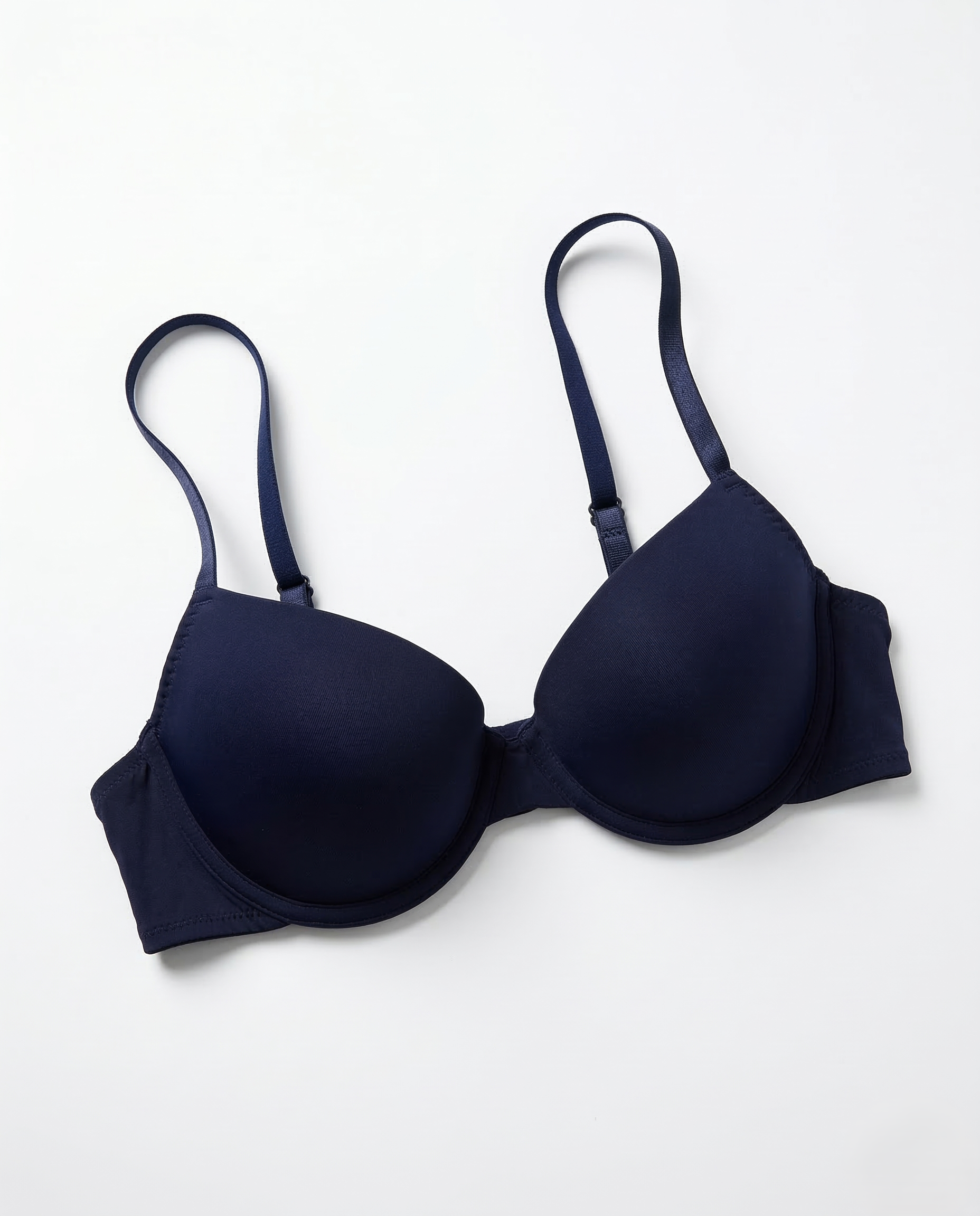 Smooth underwire bra with seamless cups and adjustable straps for lightweight support and enhanced curves